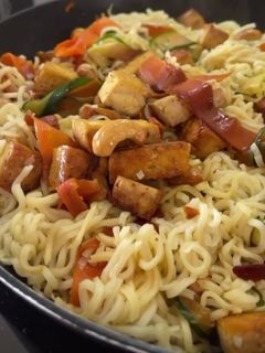 Foto de Tofu com Legumes e Cajú