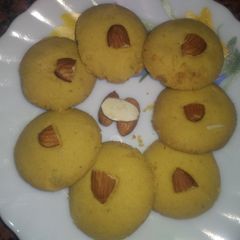 A picture of Besan naan khatai.
