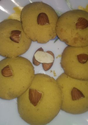 A picture of Besan naan khatai.