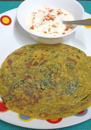 A picture of Layered Methi Paratha.