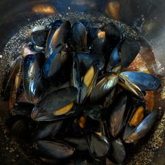 A picture of Instant Pot Mussels.