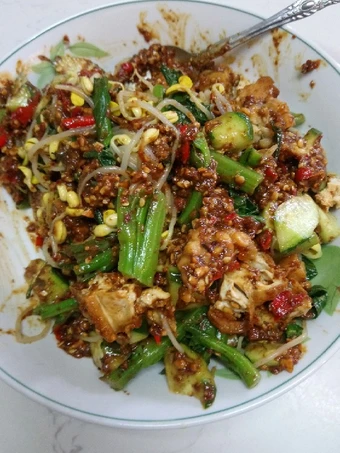 Cara Mudah Membikin Resep Rujak petis yang Lezat Sekali Anti Ribet, Uenak Banget