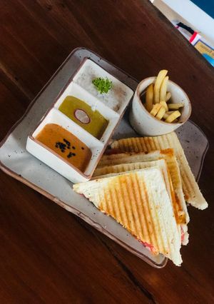 A picture of Masala veg sandwich.