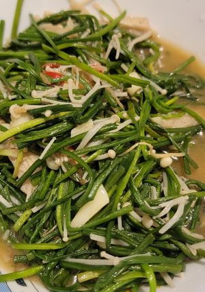 水蓮炒金針菇 的食譜成品照片