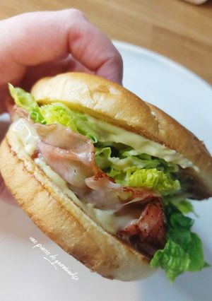 A picture of Mortadella Burger.