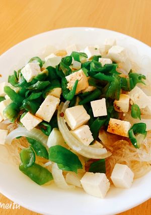 蔥椒臭豆腐拌粉絲 的食譜成品照片