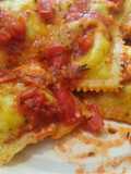 Raviolones caprese veganos