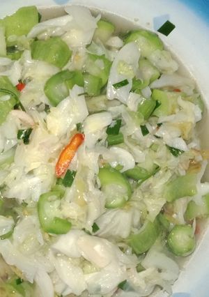 Foto resep Tumis kol + oyong