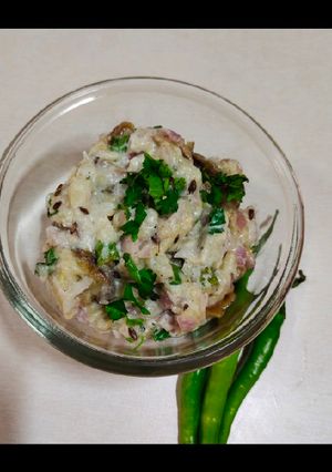दह्यातील वांग्याचे भरीत (dahyatil vangyache bharit recipe in marathi) रेसिपी चे मुख्य फोटो 