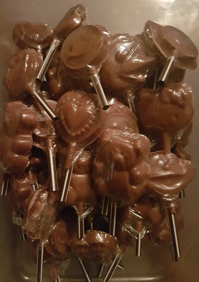 Una foto de Bombones de chocolate con crispis