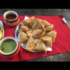 A picture of Aloo samosa.