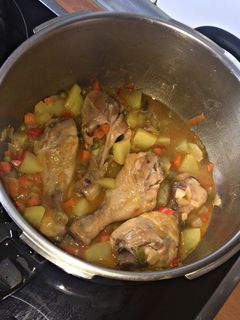 Una foto de Pollo guisado
