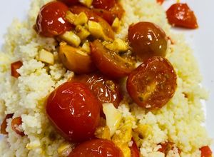 Una foto de Cuscús con tomates cherry