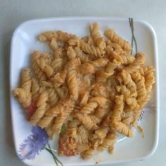 A picture of Tomato cheese pasta.