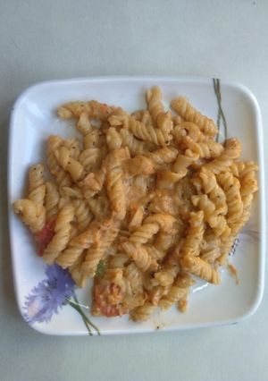A picture of Tomato cheese pasta.