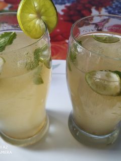 नींबू और पुदीने की शरबत (Nimbu aur pudine ki sharbat recipe in Hindi) रेसिपी मुख्य फोटो
