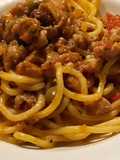 Pasta fresca con salsa de conejo y olivas taggiasche