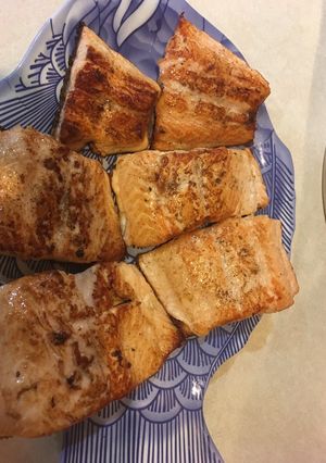 A picture of Lemon Garlic Peppered Salmon.