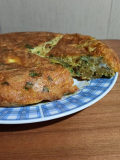 Una foto de Tortilla de papas fritas sobrantes
