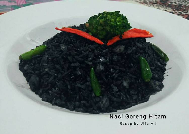 Nasi Goreng Hitam