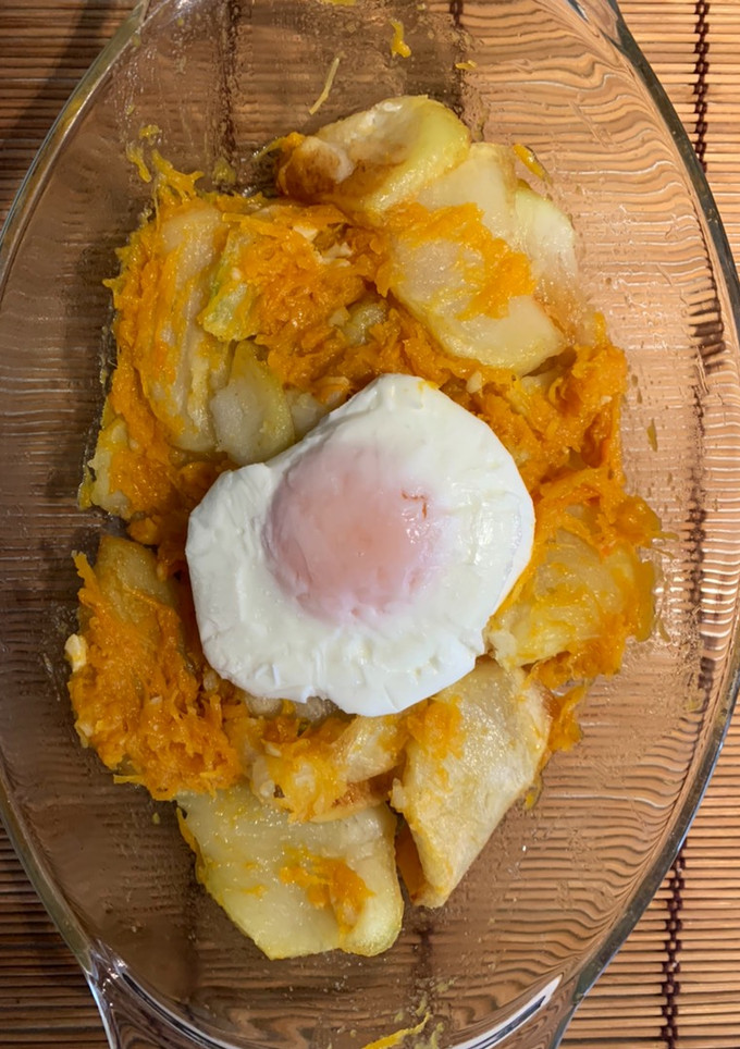 Una foto de Patatas con calabaza y huevo