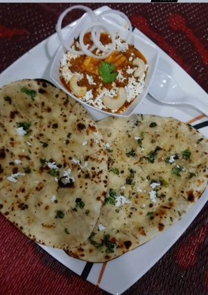 पनीर बटर मसाला विथ नान (paneer butter masala with naan recipe in Hindi) रेसिपी मुख्य फोटो