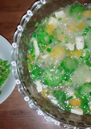 Foto resep #tantanganakhirtahun#massakditahunbaru.sayur bening oyong