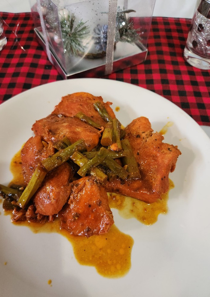 Una foto de Pollo con espárragos