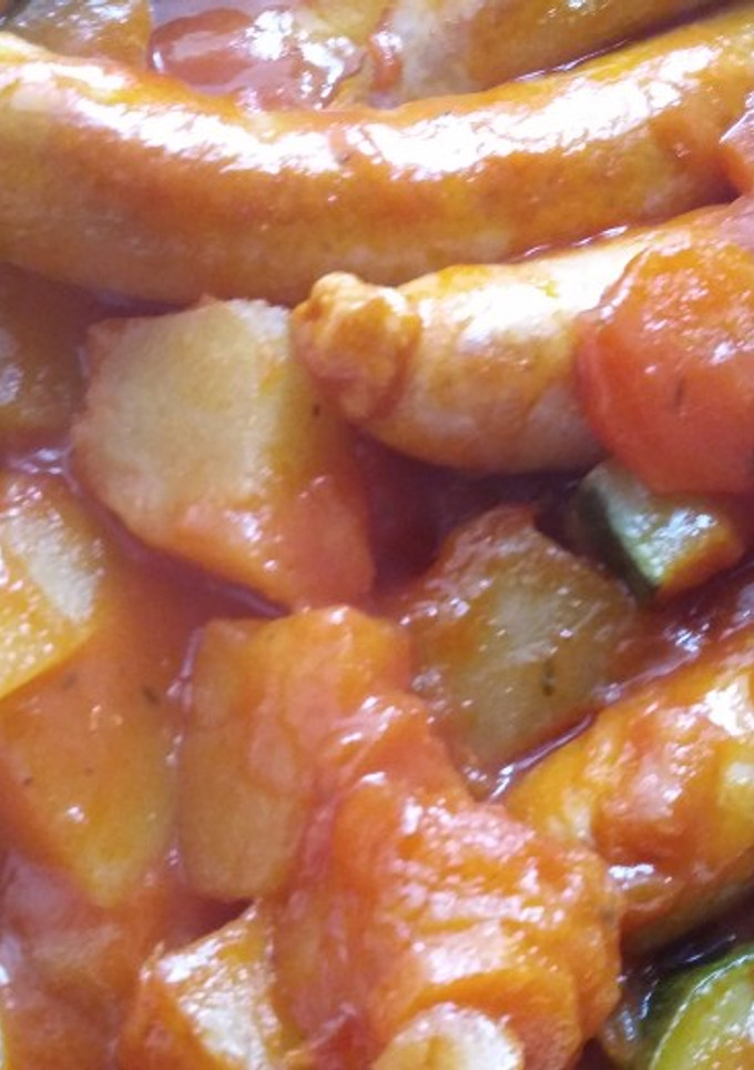 Una foto de Salchichas con tomate