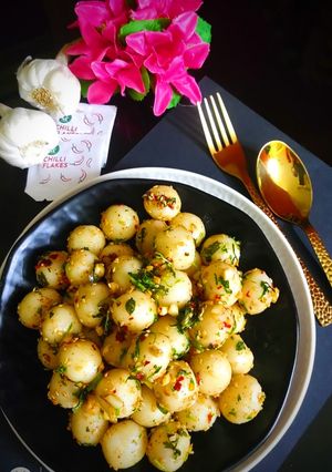A picture of Chilli Garlic Rice (ground) Balls.