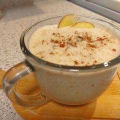 A picture of Apple smoothie.