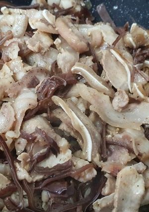 Hình của món Giò thủ.