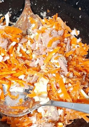 Una foto de Ensalada de Zanahoria, Huevo y Atún