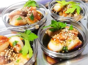 Foto principal de Cucharitas de vieira y foie Mi-Cuit con salsa teriyaki