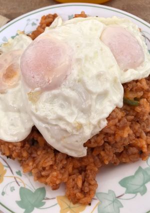 Una foto de Arroz a la cubana especial