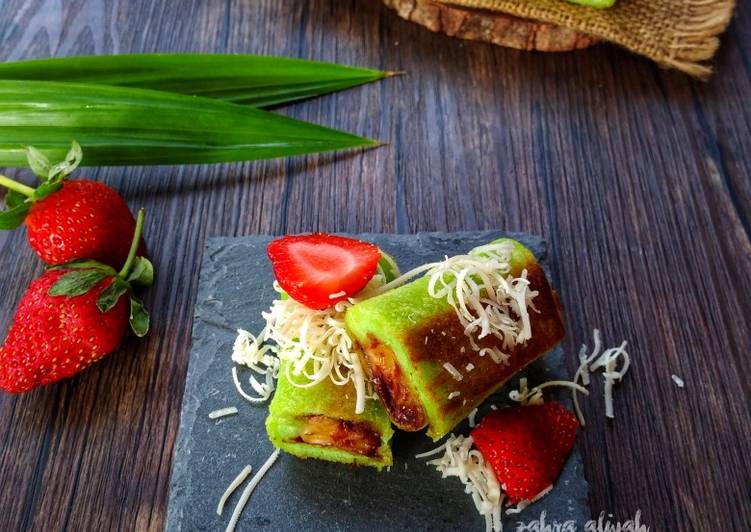 Pisang coklat balut roti pandan