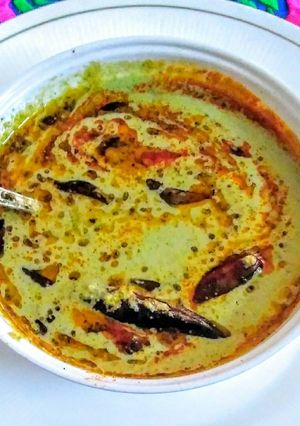 A picture of Raw mango coconut chutney.