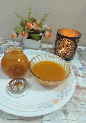 A picture of Plum and peach sauce.