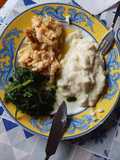 Bacalhau de cebolada com grelos e puré