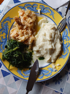 Foto de Bacalhau de cebolada com grelos e puré