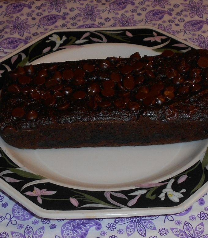 Una foto de Panqué de aguacate, plátano y chocolate