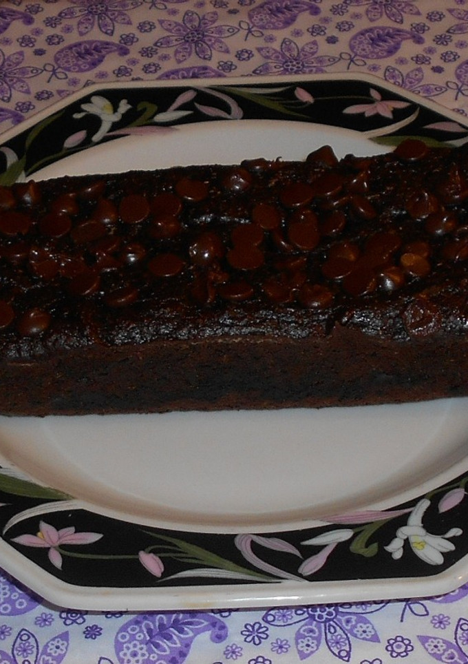 Una foto de Panqué de aguacate, plátano y chocolate