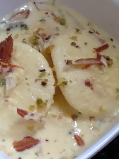ரசமலாய் (Rasamalai recipe in tamil) செய்முறை முக்கிய புகைப்படம்