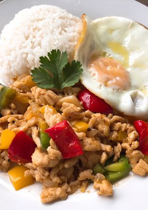 Una foto de Arroz con carne molida y pimientos en salsa de ostras