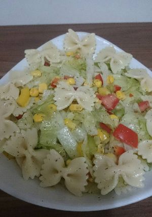 صورة لوصفة صلطةالمعكرونة(معكرونة بالخضار)