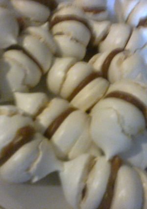 Una foto de Merengues rellenos con dulce de leche