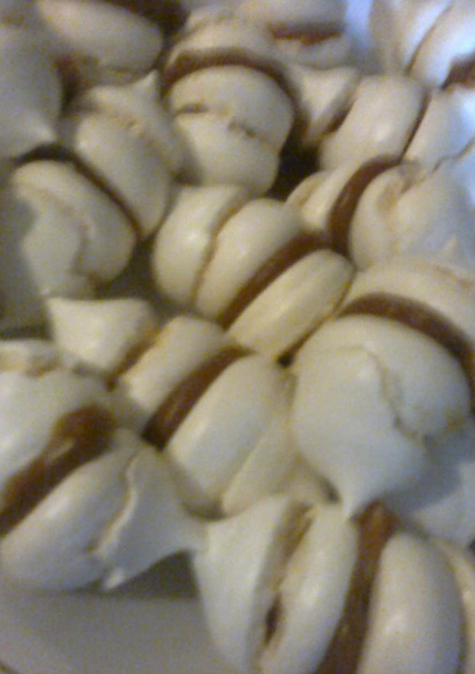 Una foto de Merengues rellenos con dulce de leche