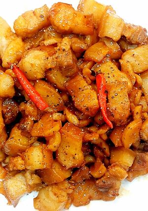 Hình của món Thịt má heo rim củ cải muối.