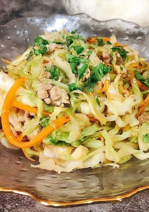 Hình của món Rau Bắp Cải, Cà Rốt Xào Thịt Bằm.