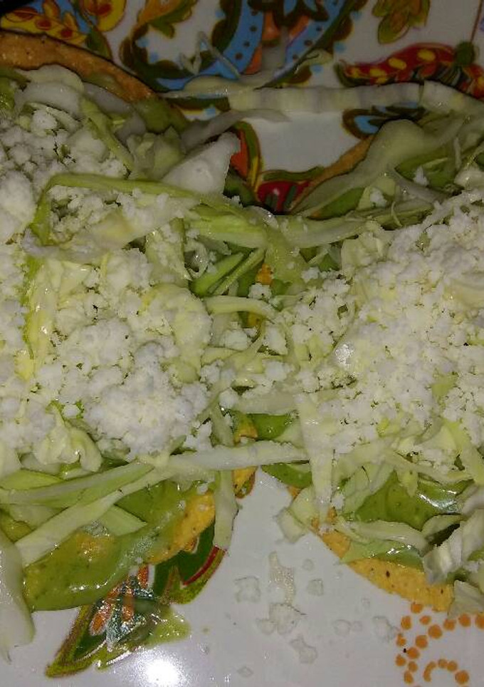 Una foto de Tostadas de Guacamole